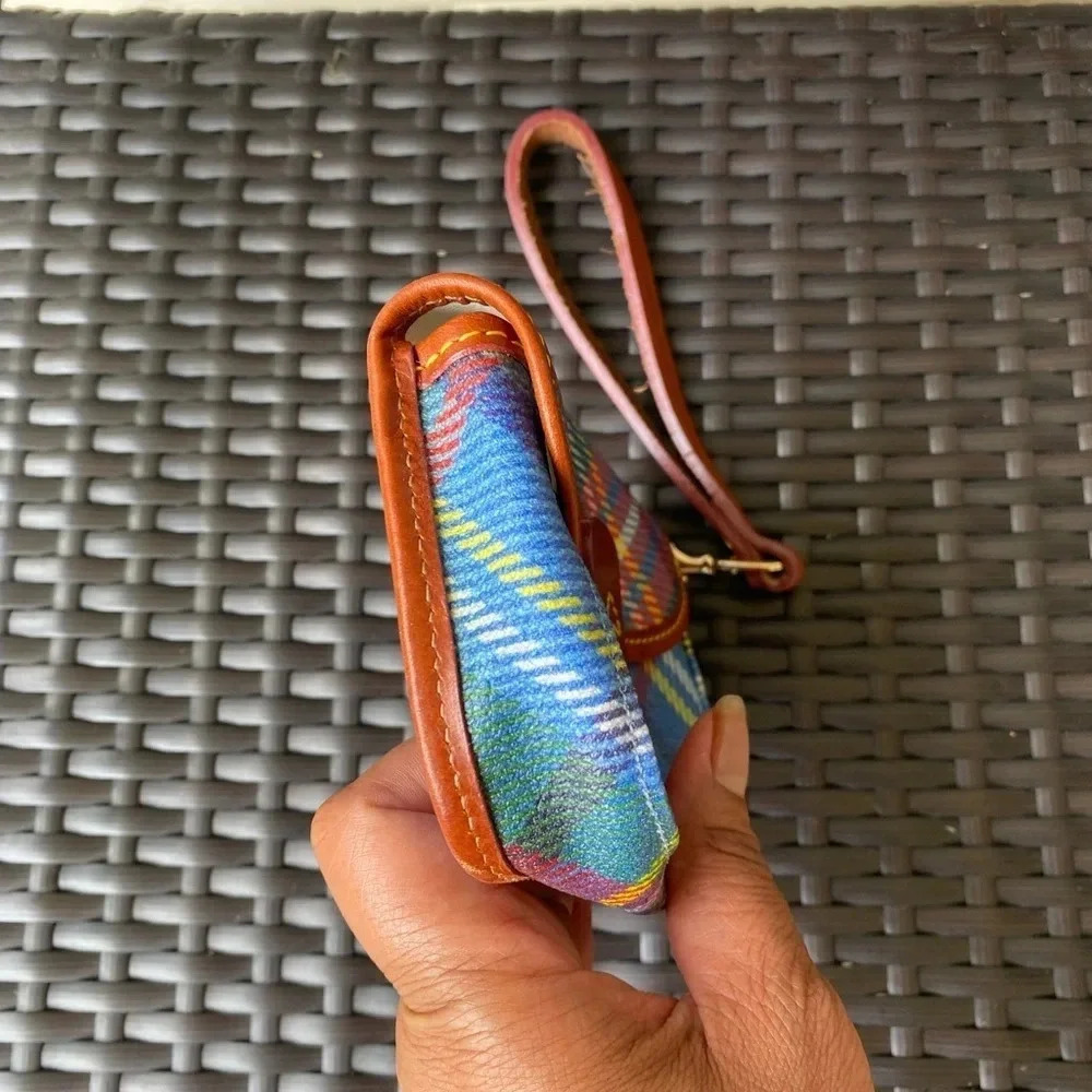 Dooney&Bourke Plaid Wristlet - Picture 6 of 9